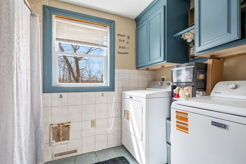 20 George Street Fitchburg, MA 01420 - Photo 8 of 34