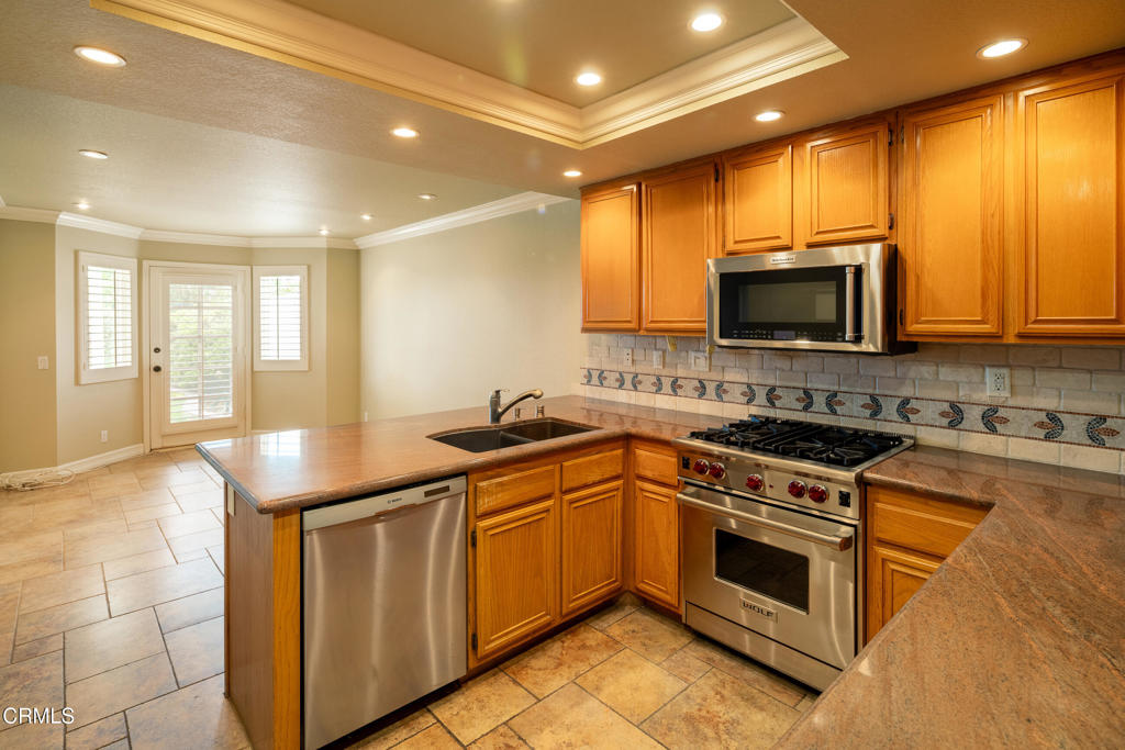 866 Congressional Road Simi Valley, CA 93065 - Photo 11 of 28
