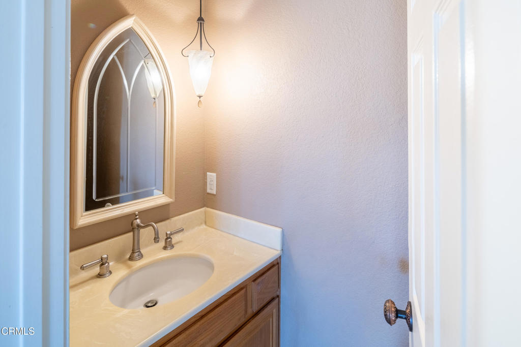 866 Congressional Road Simi Valley, CA 93065 - Photo 12 of 28