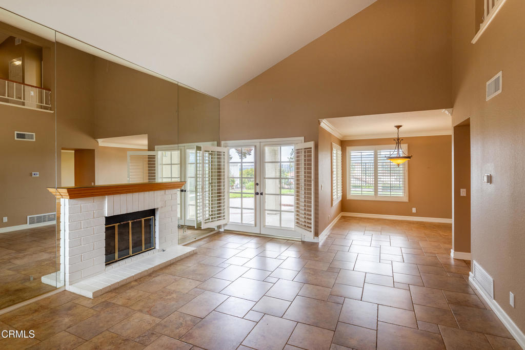 866 Congressional Road Simi Valley, CA 93065 - Photo 4 of 28