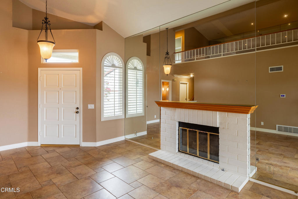866 Congressional Road Simi Valley, CA 93065 - Photo 5 of 28
