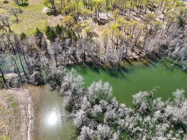 $329,900 | 410 Peninsula Drive, Honey Grove, TX 75446