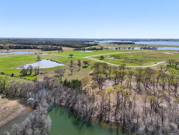 $329,900 | 410 Peninsula Drive, Honey Grove, TX 75446