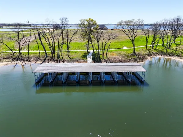 $329,900 | 410 Peninsula Drive, Honey Grove, TX 75446