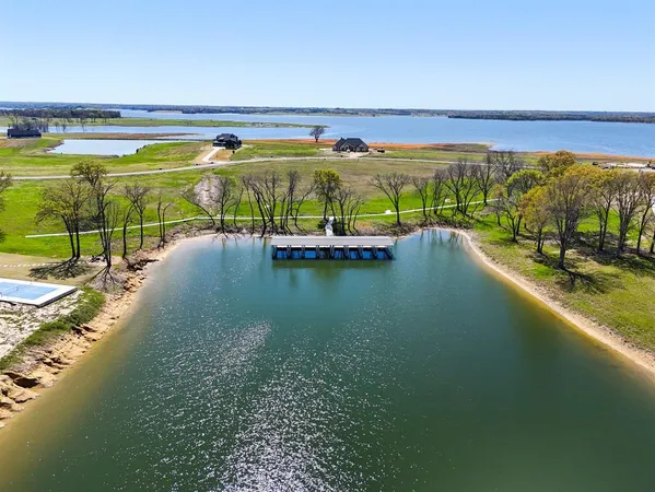 $329,900 | 410 Peninsula Drive, Honey Grove, TX 75446