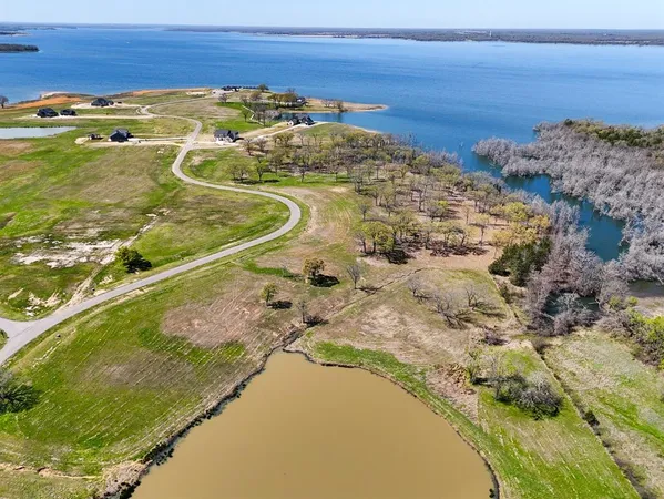 $329,900 | 410 Peninsula Drive, Honey Grove, TX 75446