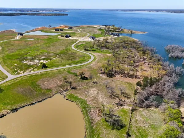 $329,900 | 410 Peninsula Drive, Honey Grove, TX 75446