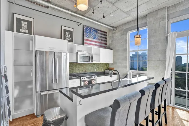 $550,000 | 410 Northwest 1st Avenue, Unit 604, Fort Lauderdale, FL 33301