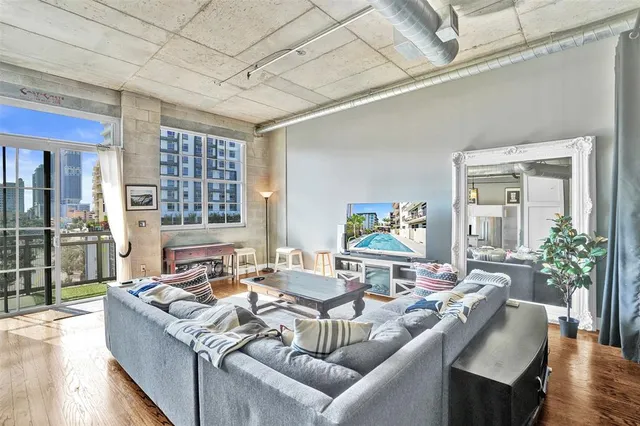 $550,000 | 410 Northwest 1st Avenue, Unit 604, Fort Lauderdale, FL 33301