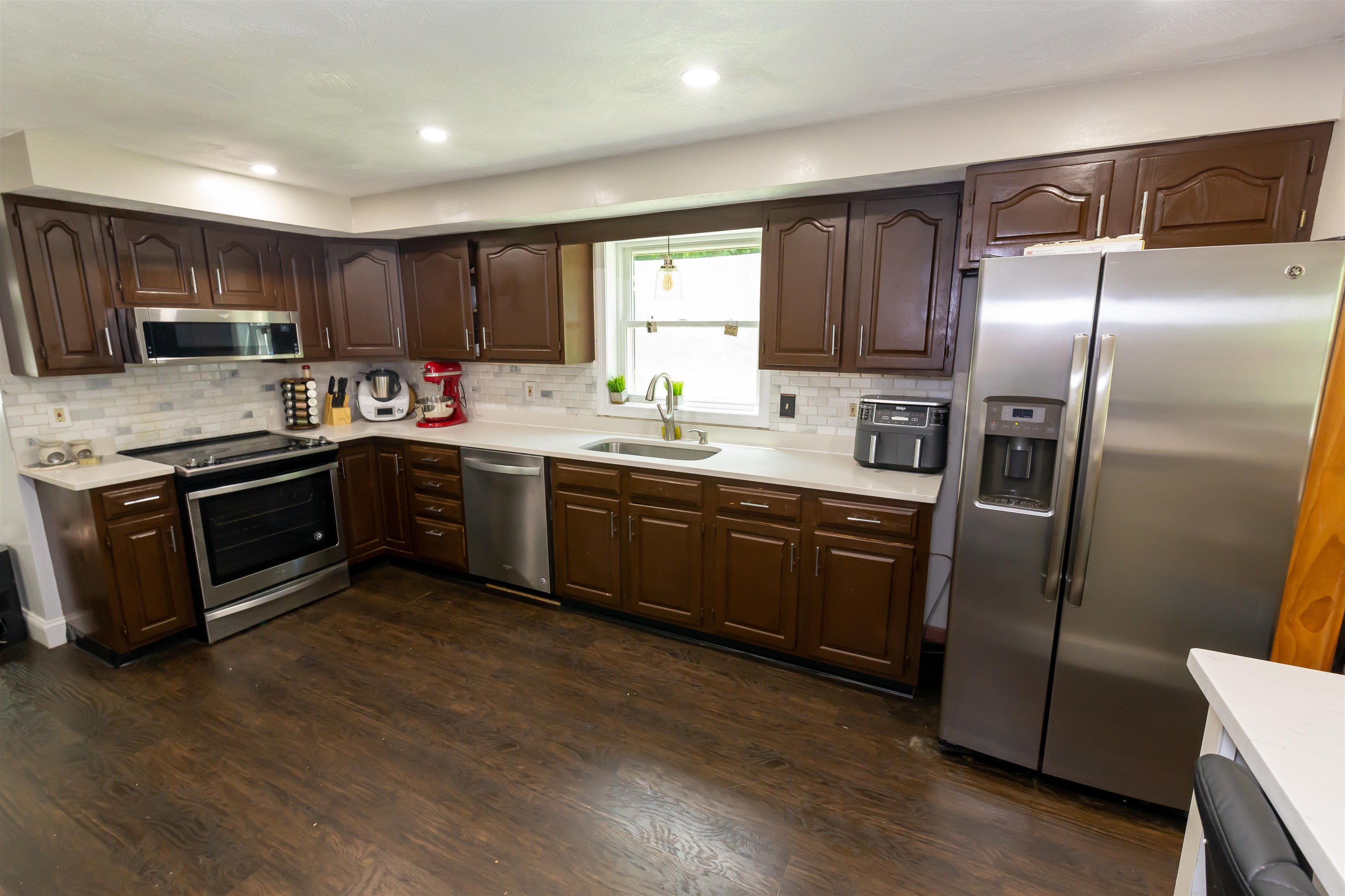 2 Nutmeadow Lane Derry, NH 03038 - Photo 10 of 37