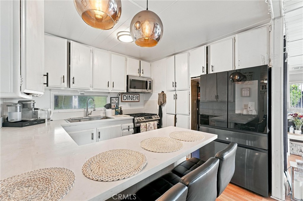 3050 West Ball Road, Unit 10 Anaheim, CA 92804 - Photo 9 of 29 Gallery Image 9