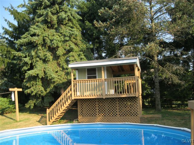 424 Cross Hill Road Nazareth, PA 18064 - Photo 5 of 28 Gallery Image 5