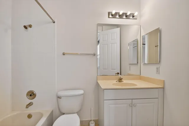 $5,495 | 6068 Pond Bluff Court, Lake Worth, FL 33467