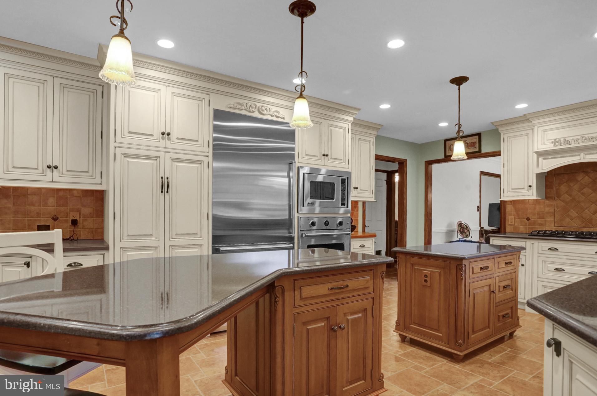 4505 Stoudts Ferry Bridge Road Reading, PA 19605 - Photo 24 of 57 Custom Kitchen