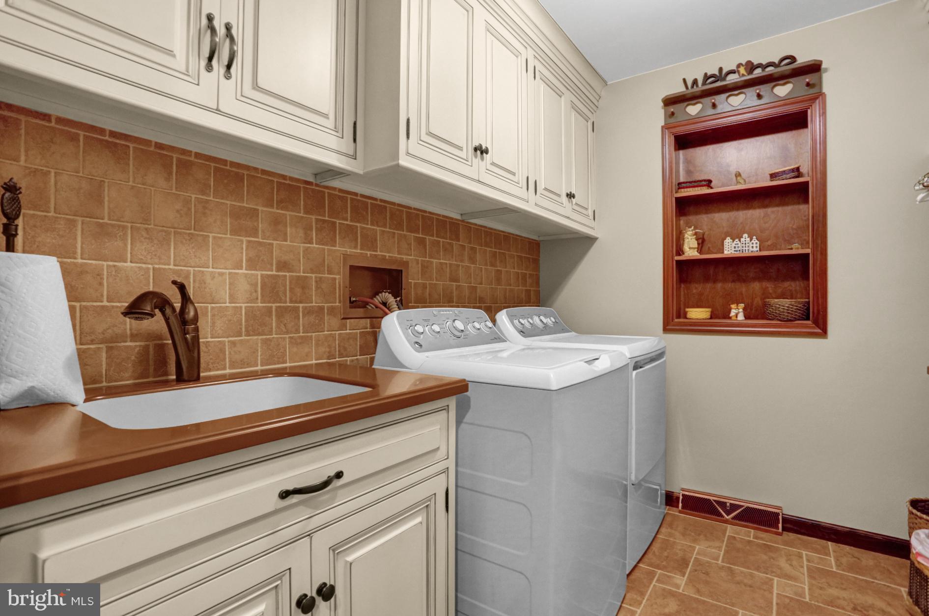 4505 Stoudts Ferry Bridge Road Reading, PA 19605 - Photo 31 of 57 Laundry Room
