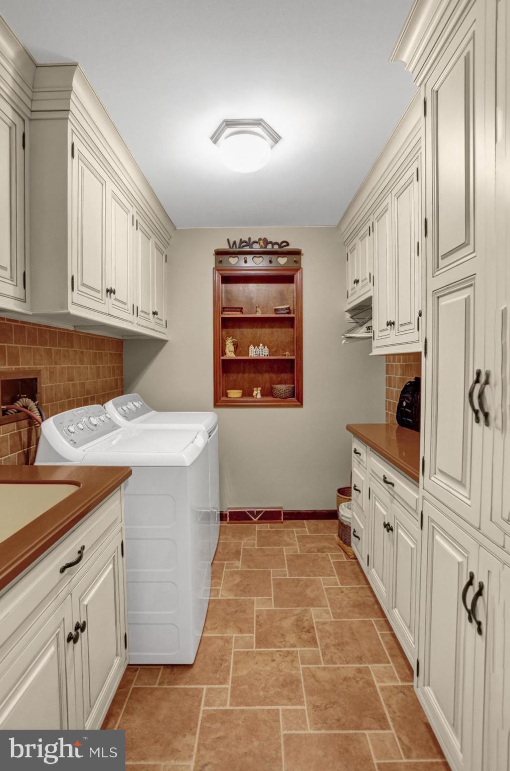 4505 Stoudts Ferry Bridge Road Reading, PA 19605 - Photo 32 of 57 Laundry Room