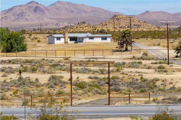 $390,500 | 18531 East Palmdale Boulevard, Palmdale, CA 93591