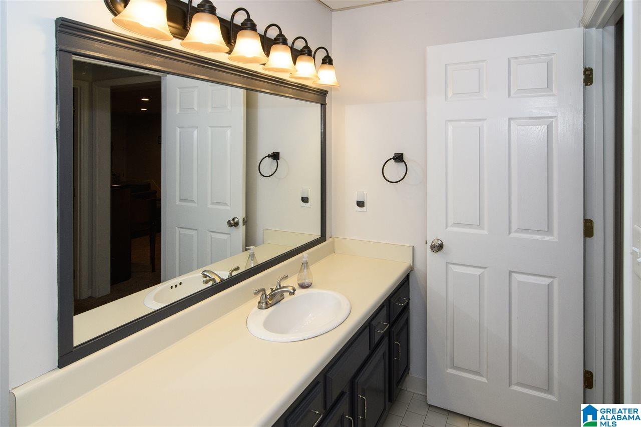 707 Colony Circle Birmingham, AL 35209 - Photo 38 of 50