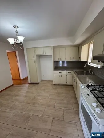 $2,400 | 231 MacArthur Avenue, Unit 1, Garfield, NJ 07026