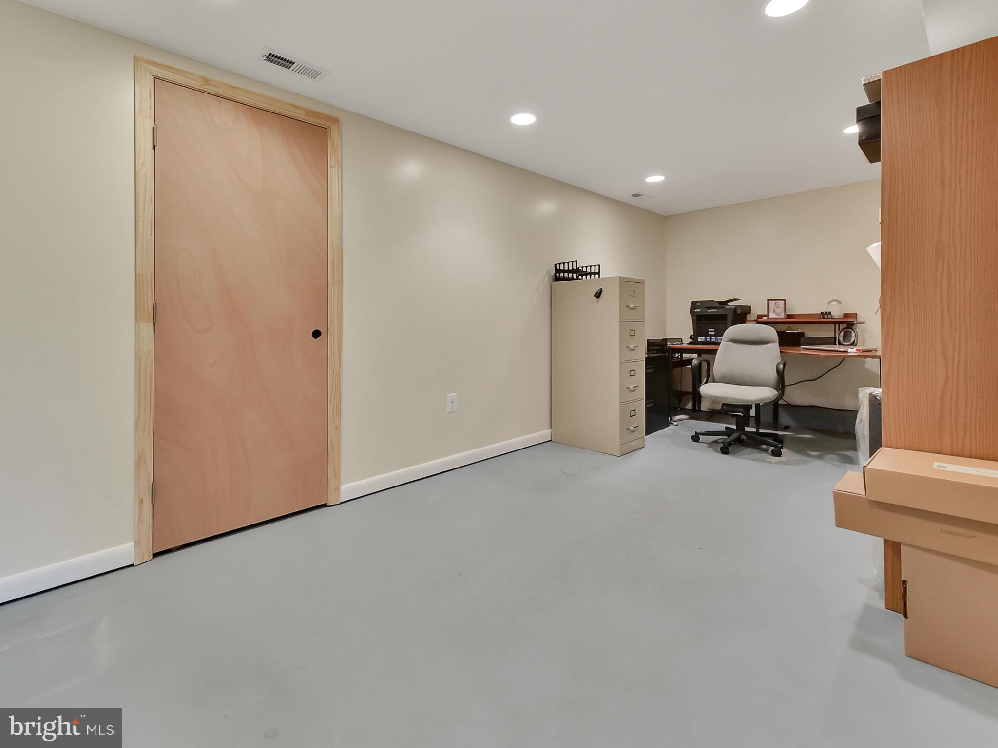6143 Long Branch Road Frederick, MD 21701 - Photo 32 of 44 Office