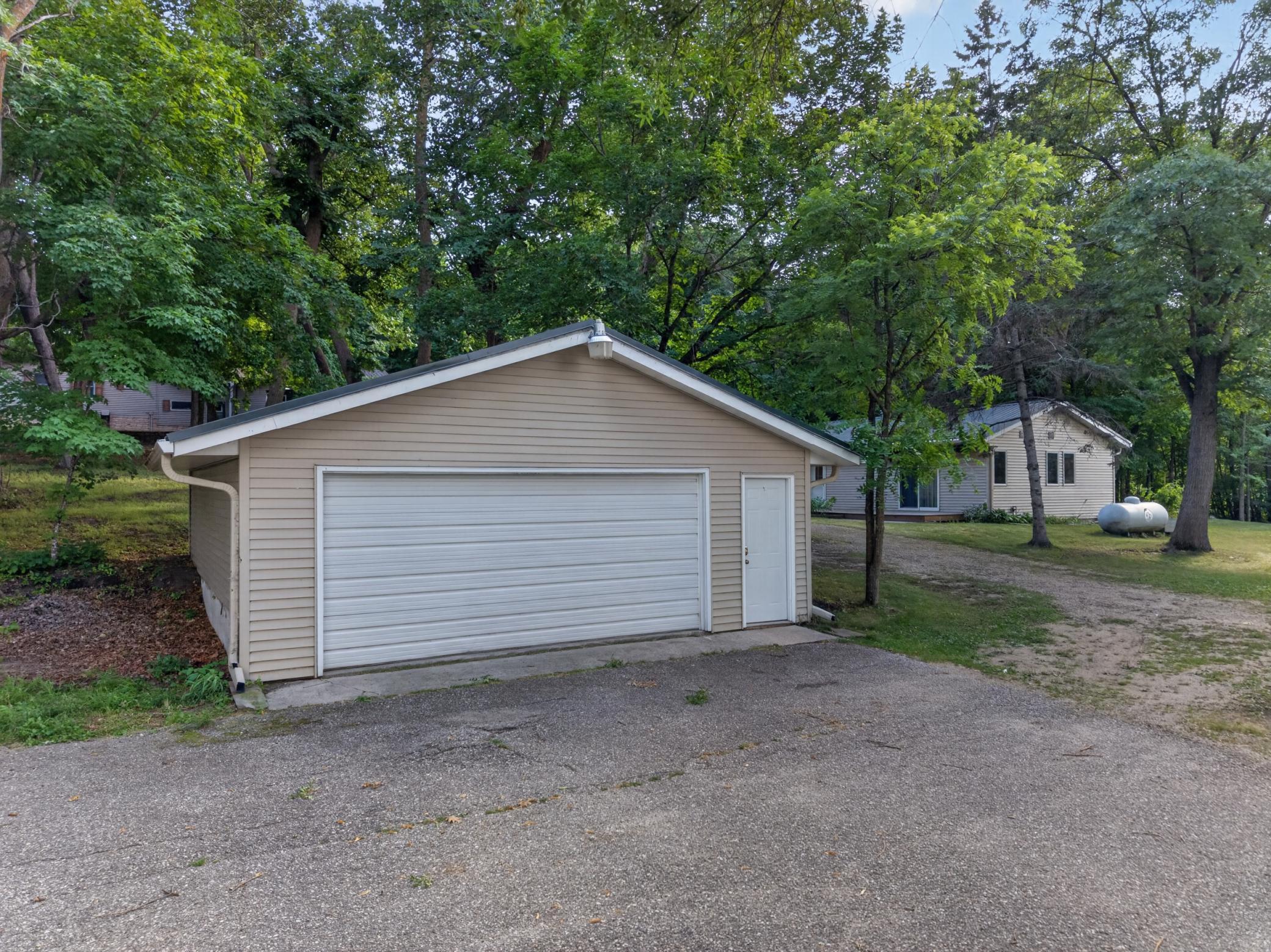 42003 Engstrom Beach Road Dent, MN 56528 - Photo 8 of 38 Gallery Image 8