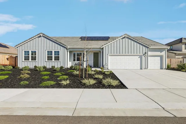 $1,100,000 | 179 Luna Way, Hollister, CA 95023