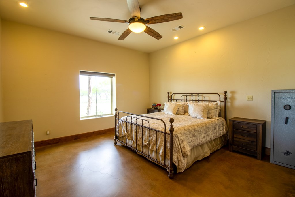 5830 Highway 16 Llano, TX 78643 - Photo 12 of 39