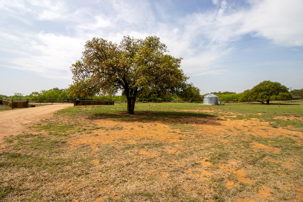 5830 Highway 16 Llano, TX 78643 - Photo 24 of 39