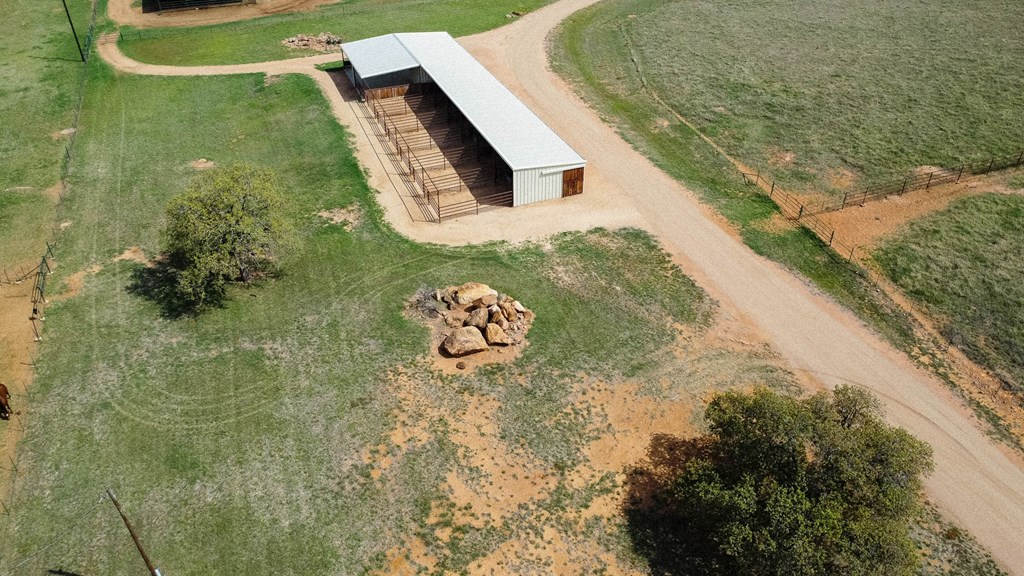 5830 Highway 16 Llano, TX 78643 - Photo 26 of 39