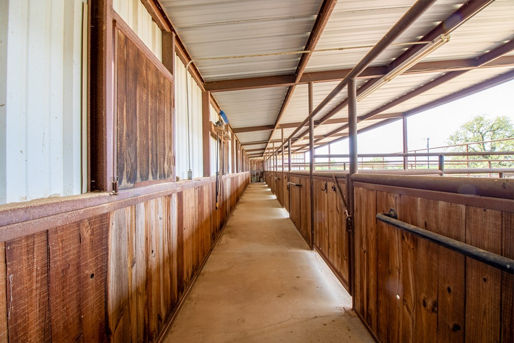 5830 Highway 16 Llano, TX 78643 - Photo 32 of 39