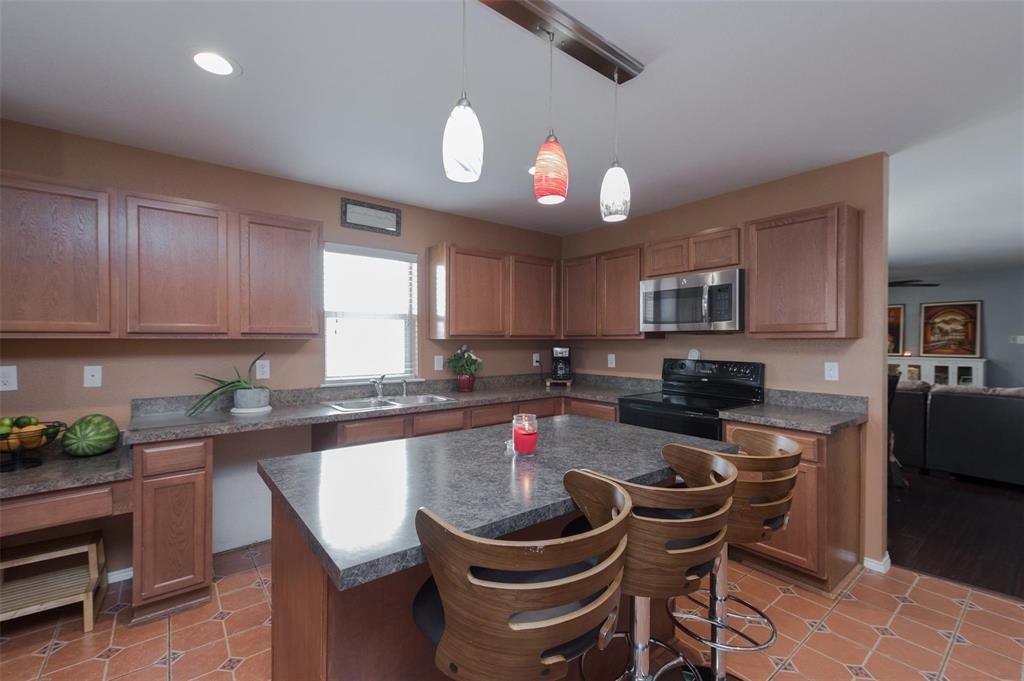 6504 Corral Lane Denton, TX 76210 - Photo 7 of 18