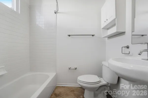 $2,695 | 921 Westbrook Drive, Unit B, Charlotte, NC 28202