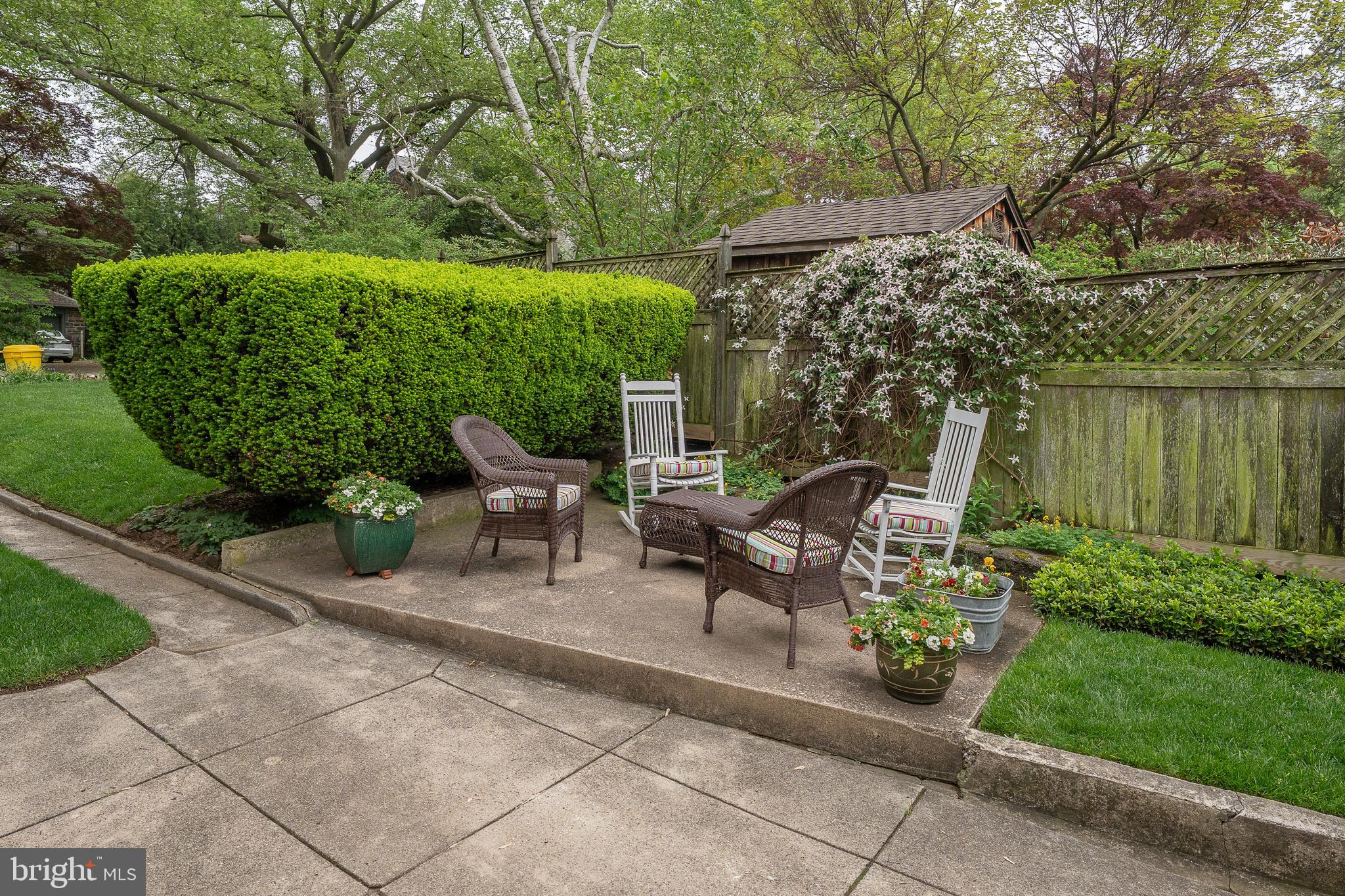 710 Stradone Road Bala Cynwyd, PA 19004 - Photo 3 of 40 Side yard w/ patio