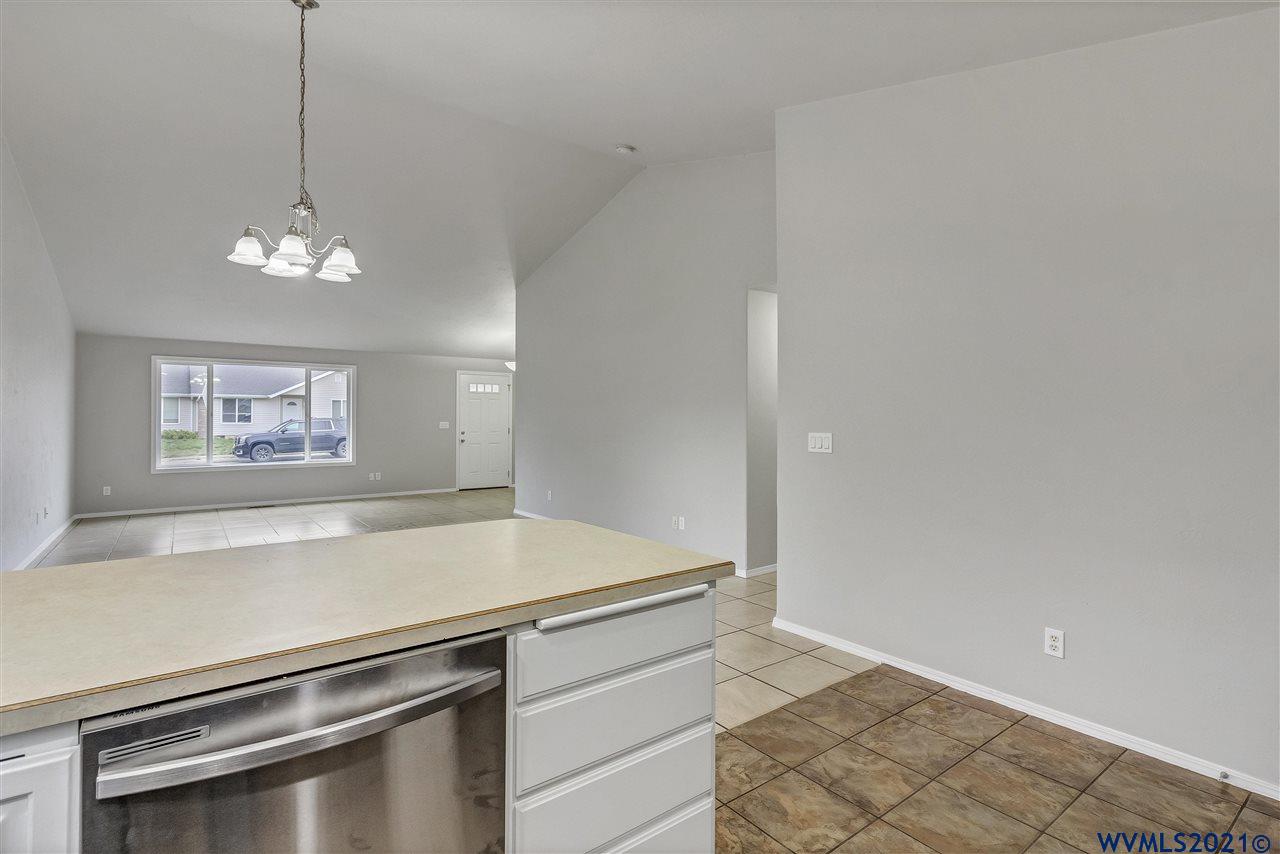 1900 Summerfield Court Southwest Albany, OR 97321 - Photo 10 of 23