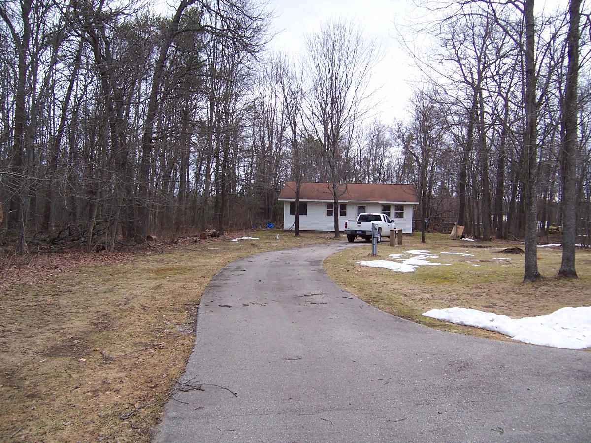 2570 Hill Road Lewiston, MI 49756 - Photo 4 of 7 Gallery Image 4