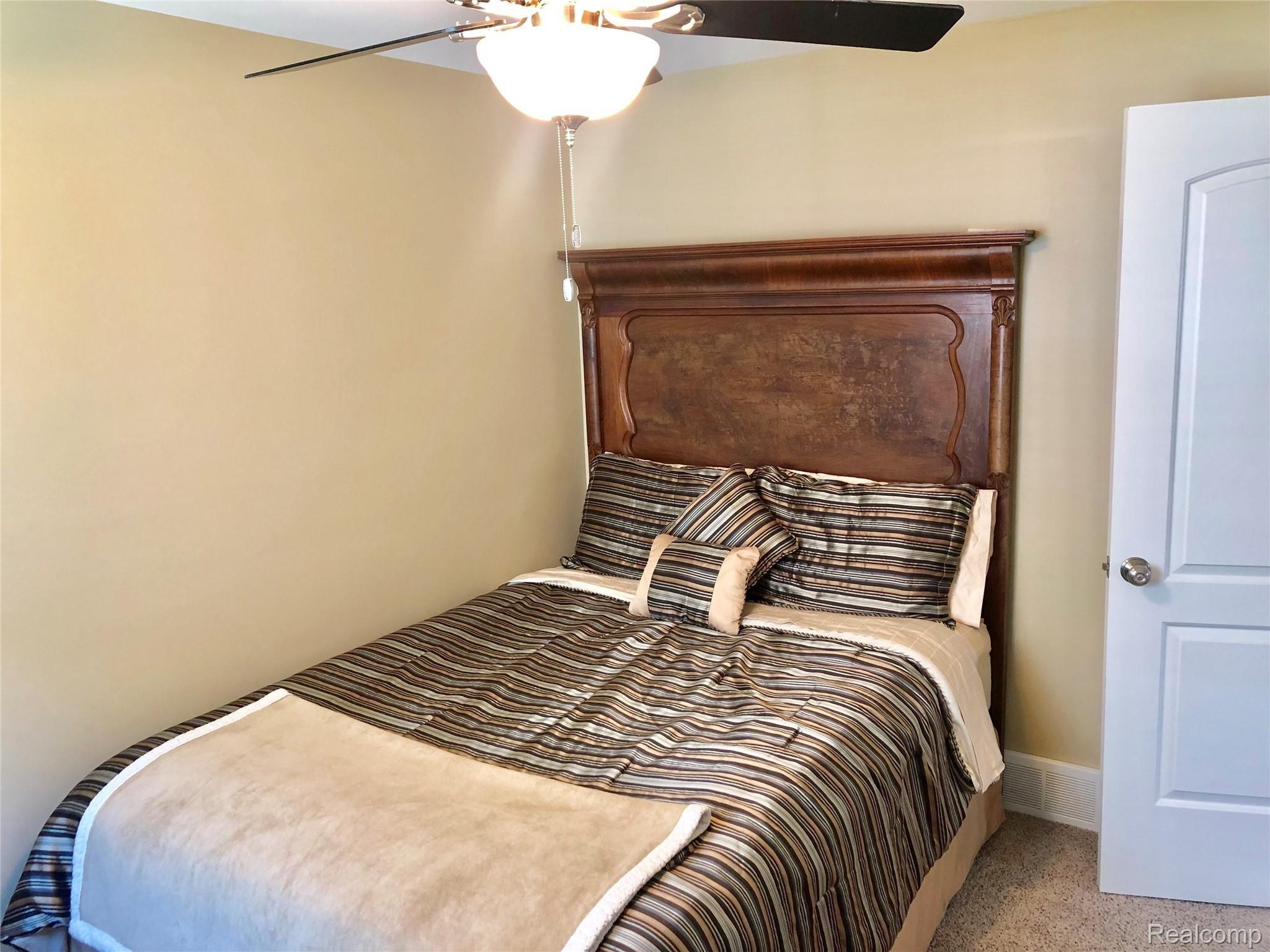 3109 Lansdowne Road Waterford, MI 48329 - Photo 19 of 41 6B38357C-60A1-4611-96F4-3E02313CC3E2.jpeg