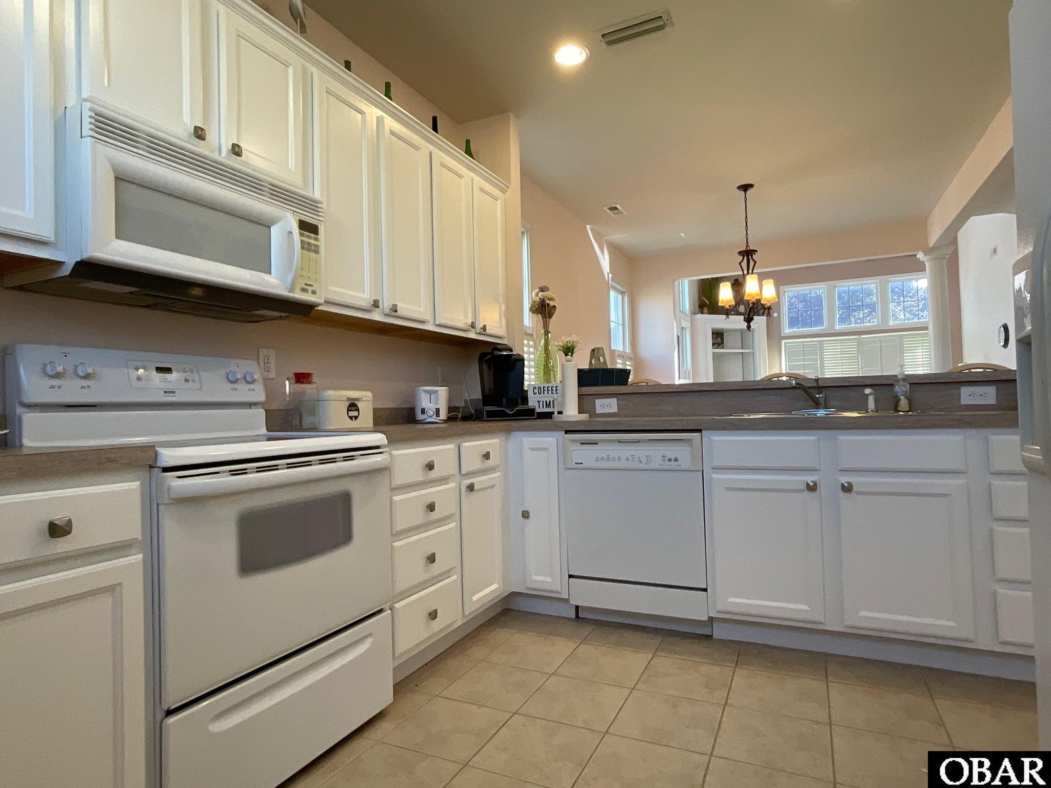 124 Gables Way Kitty Hawk, NC 27949 - Photo 6 of 37 Gallery Image 6