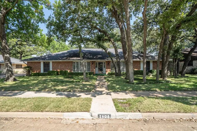 $435,000 | 1604 Oak Meadow Drive, Irving, TX 75061