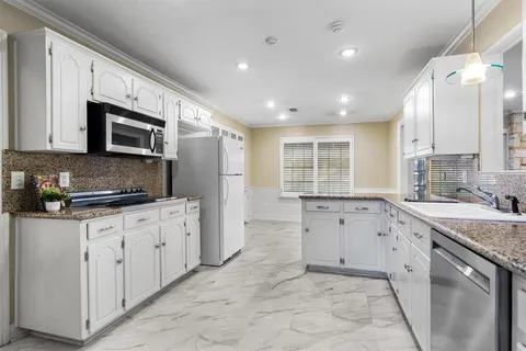 $435,000 | 1604 Oak Meadow Drive, Irving, TX 75061