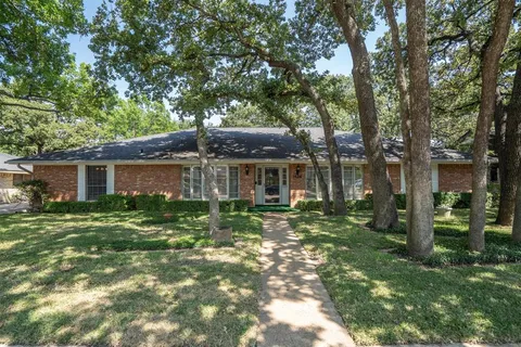 $435,000 | 1604 Oak Meadow Drive, Irving, TX 75061