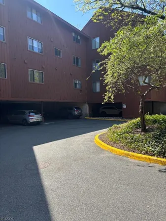 $3,200 | 497 Teal Plaza, Secaucus, NJ 07094