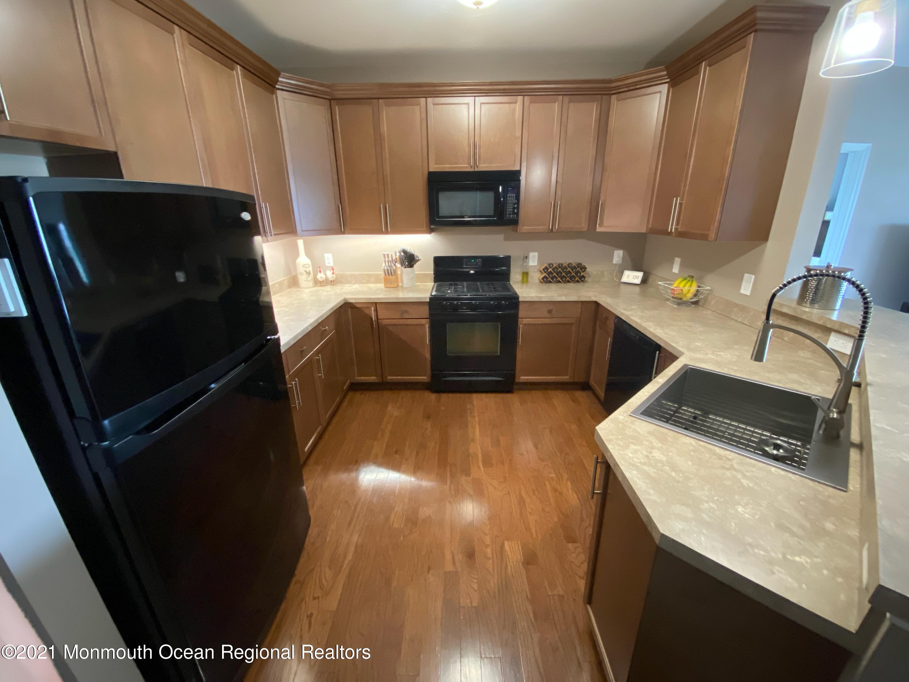 433 Sloan Court Matawan, NJ 07747 - Photo 4 of 9 Kitchen