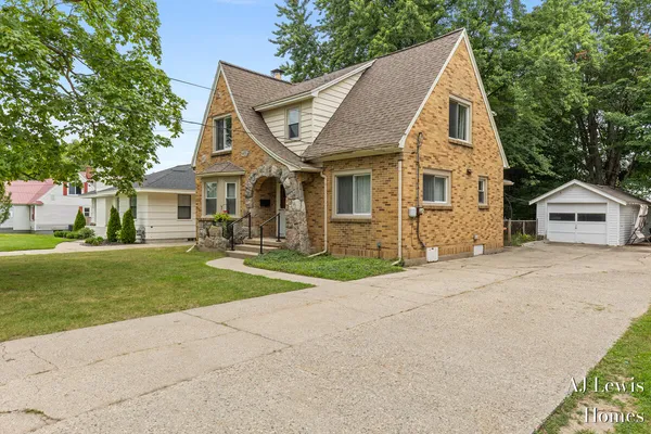 $299,900 | 653 3 Mile Road Northeast, Grand Rapids, MI 49505