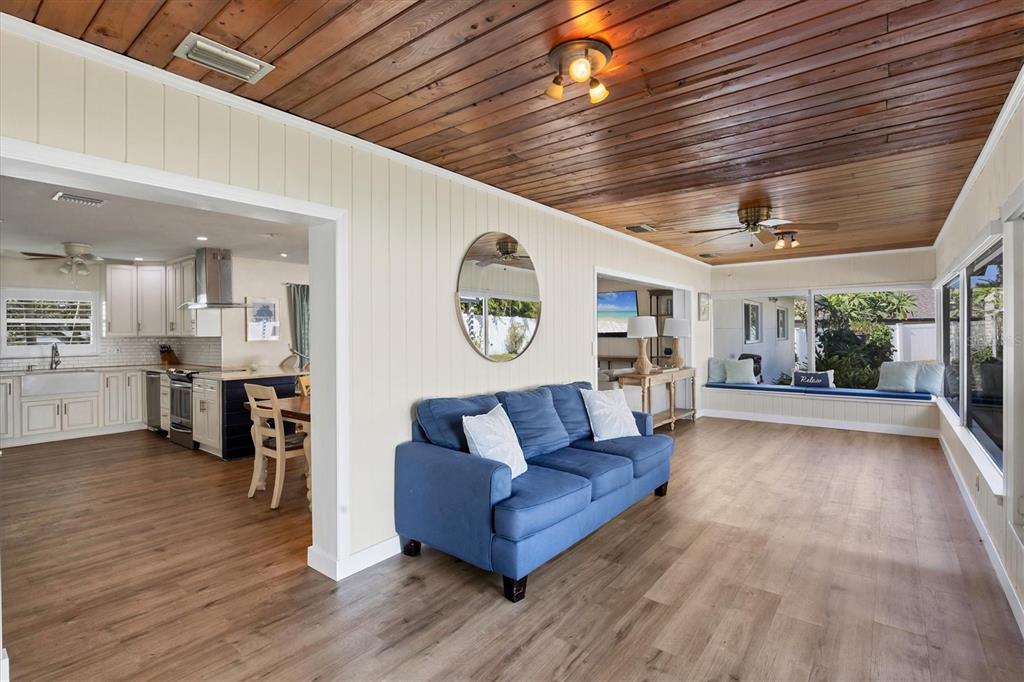 2149 Wason Road Sarasota, FL 34231 - Photo 25 of 32 a living room with furniture and a large window