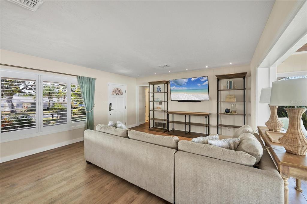2149 Wason Road Sarasota, FL 34231 - Photo 6 of 32 a living room with furniture and a large window