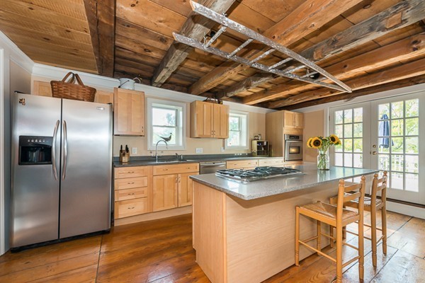 58 South Hampton Road Amesbury, MA 01913 - Photo 9 of 28