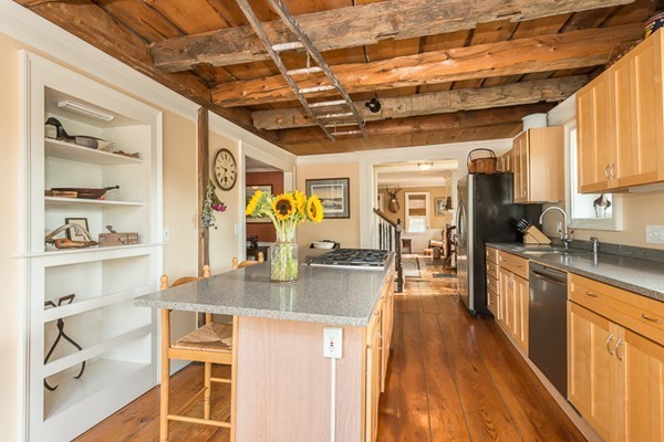 58 South Hampton Road Amesbury, MA 01913 - Photo 10 of 28