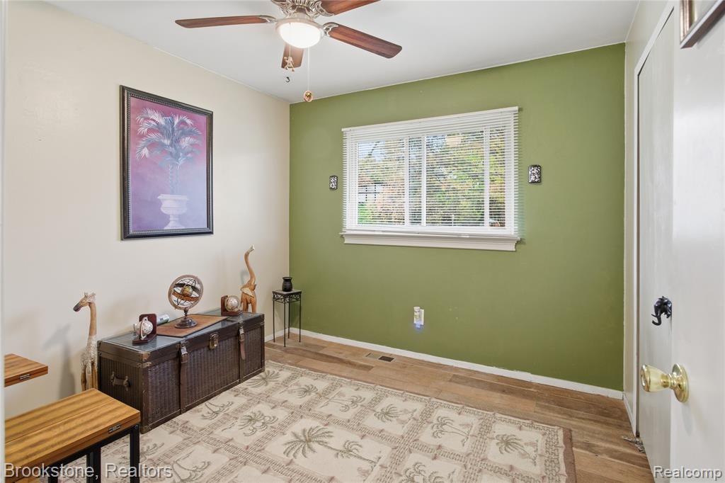 875 Meadowlake Road Canton, MI 48188 - Photo 20 of 34