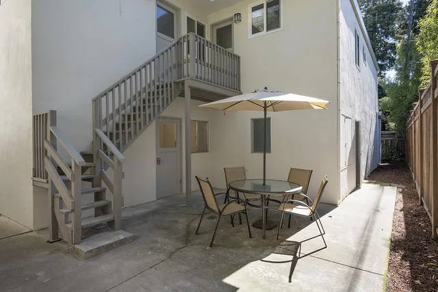 a view of entryway and hall