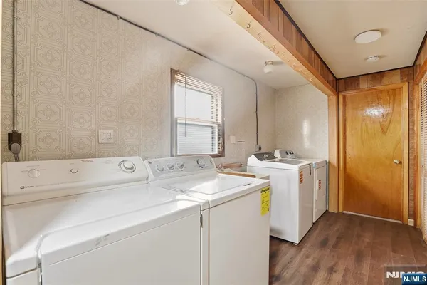 a view of utility room with washer and dryer